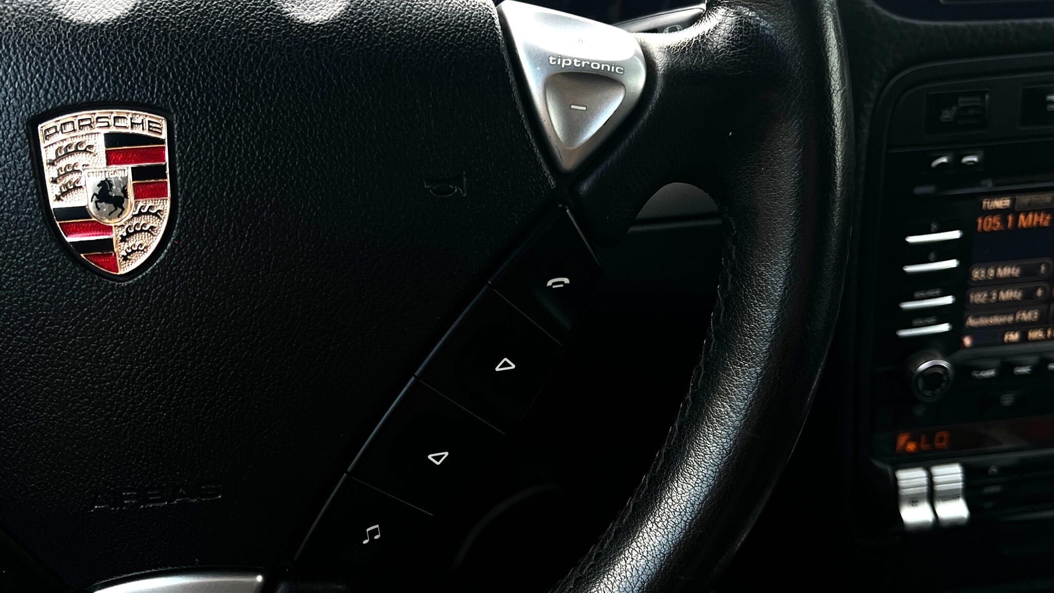 2010 Porsche Cayenne photo 24