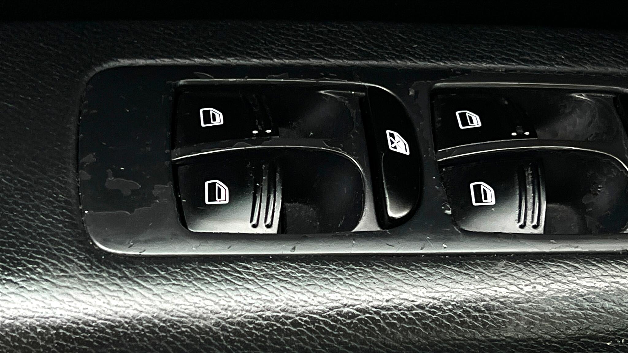 2010 Porsche Cayenne photo 28
