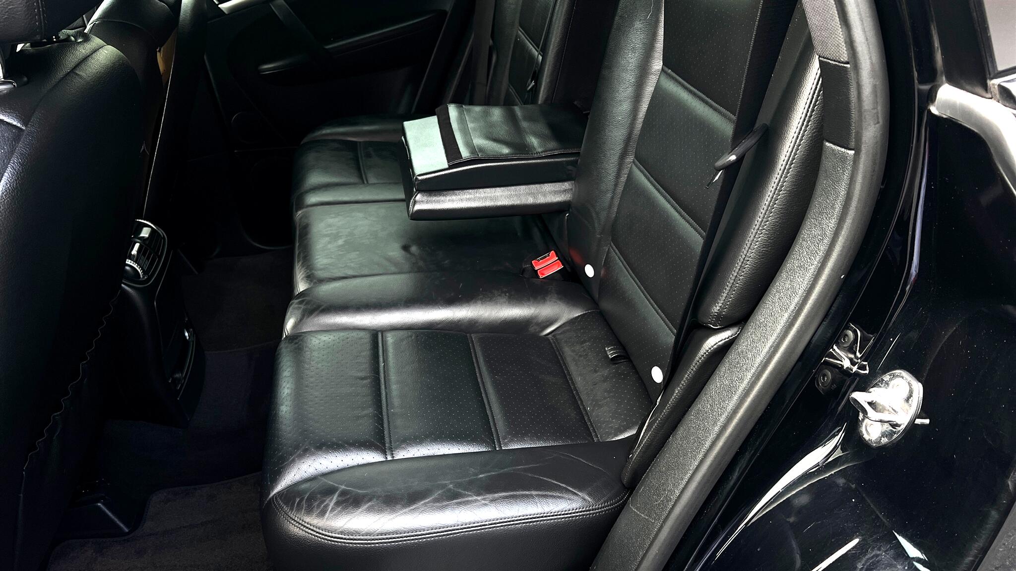 2010 Porsche Cayenne photo 32