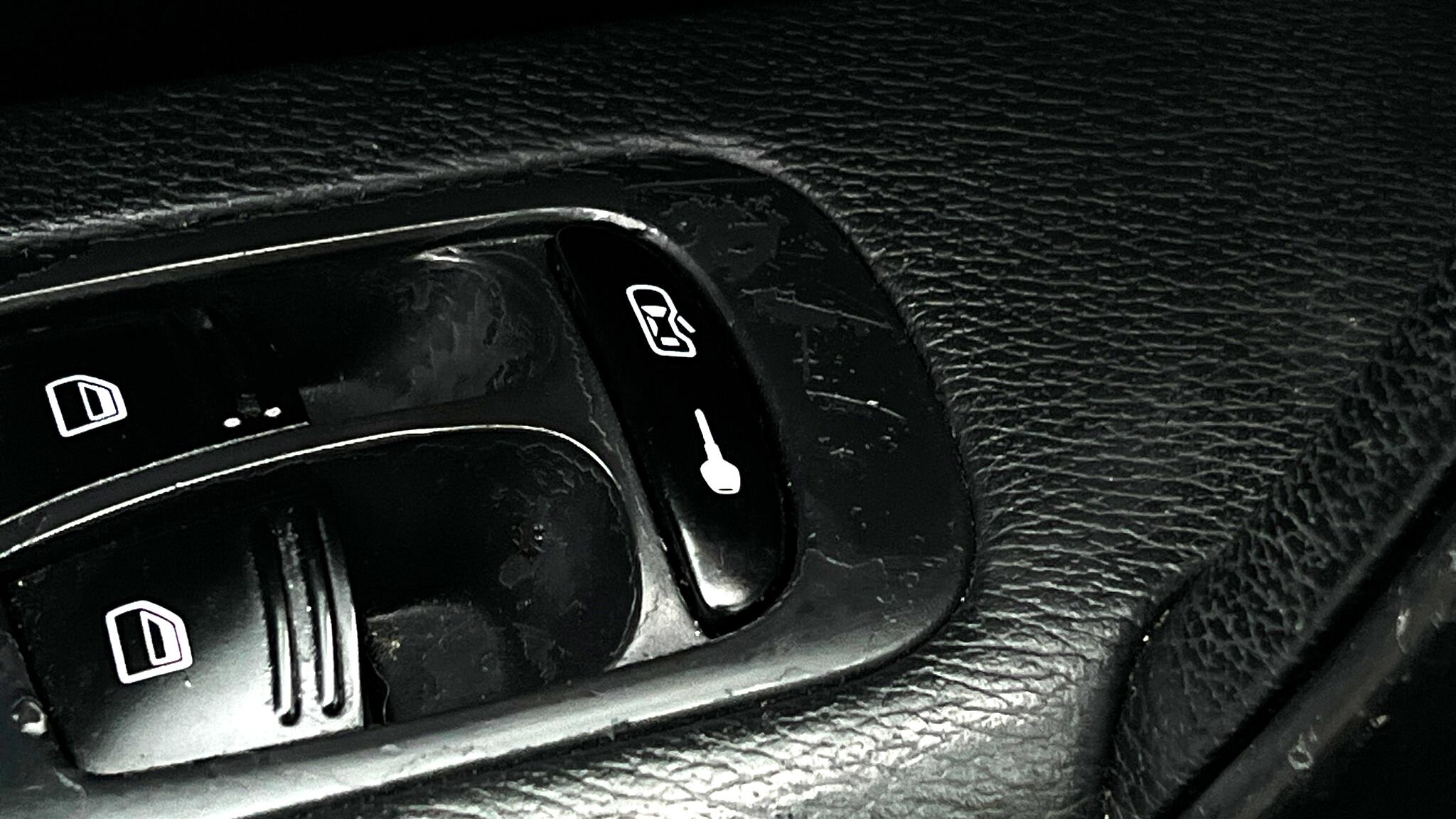 2010 Porsche Cayenne photo 34
