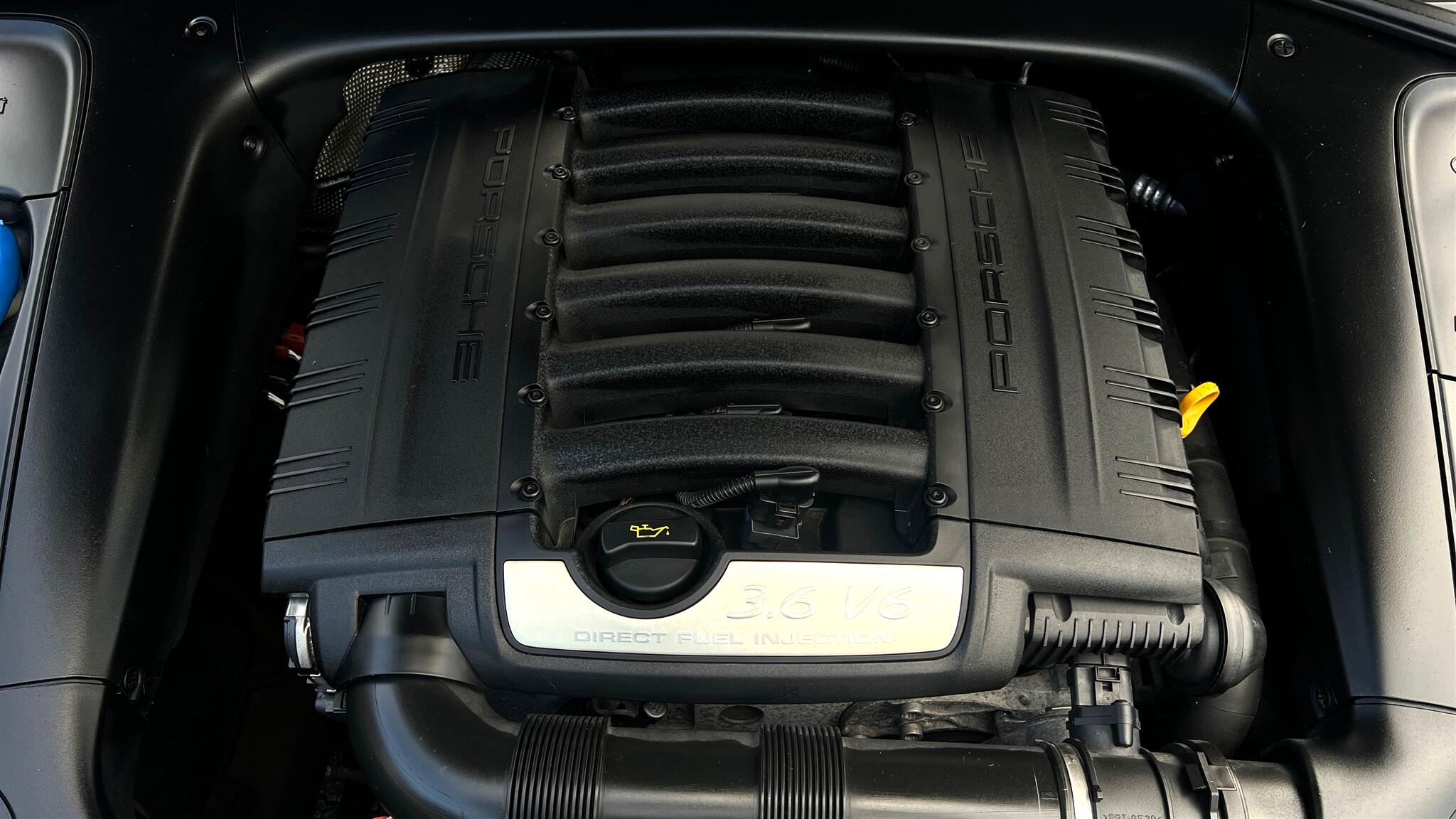 2010 Porsche Cayenne photo 36
