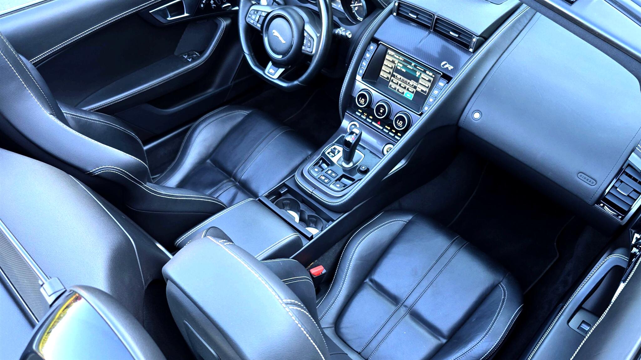 2016 Jaguar F-TYPE R photo 15