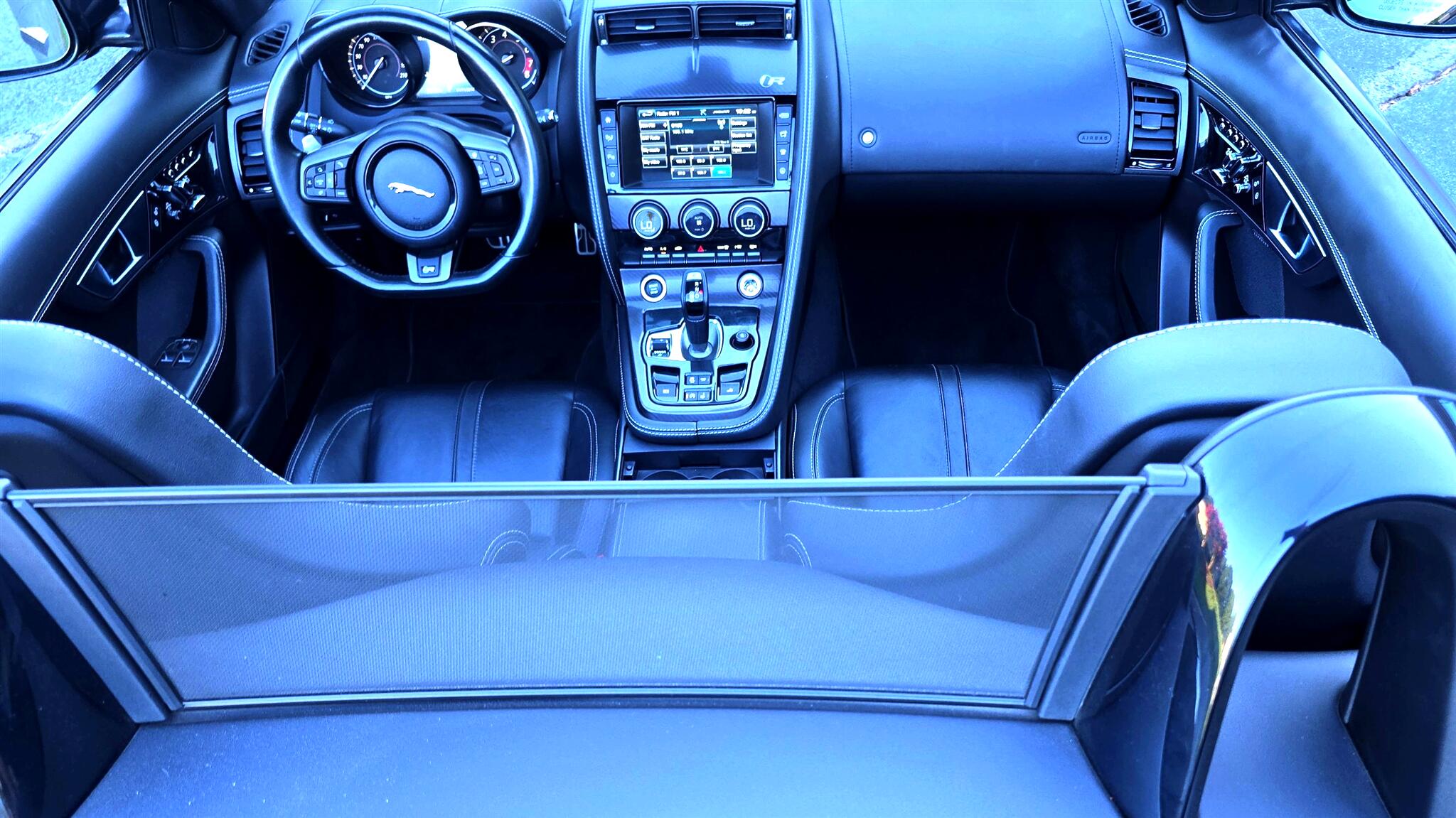 2016 Jaguar F-TYPE R photo 28