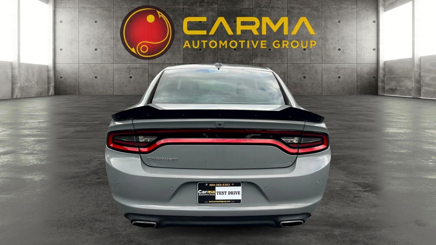 2016 Dodge Charger R/T photo 4