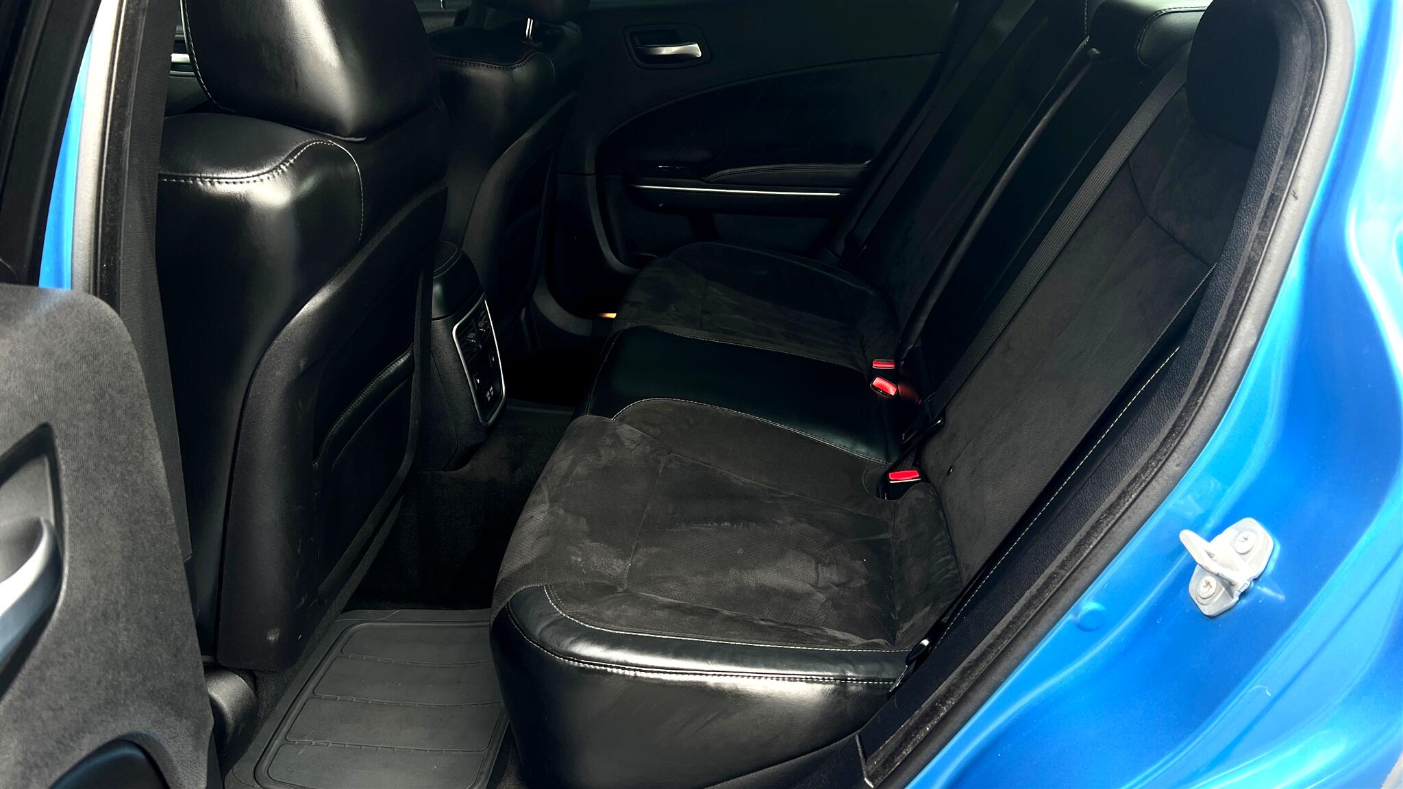 2016 Dodge Charger R/T photo 9