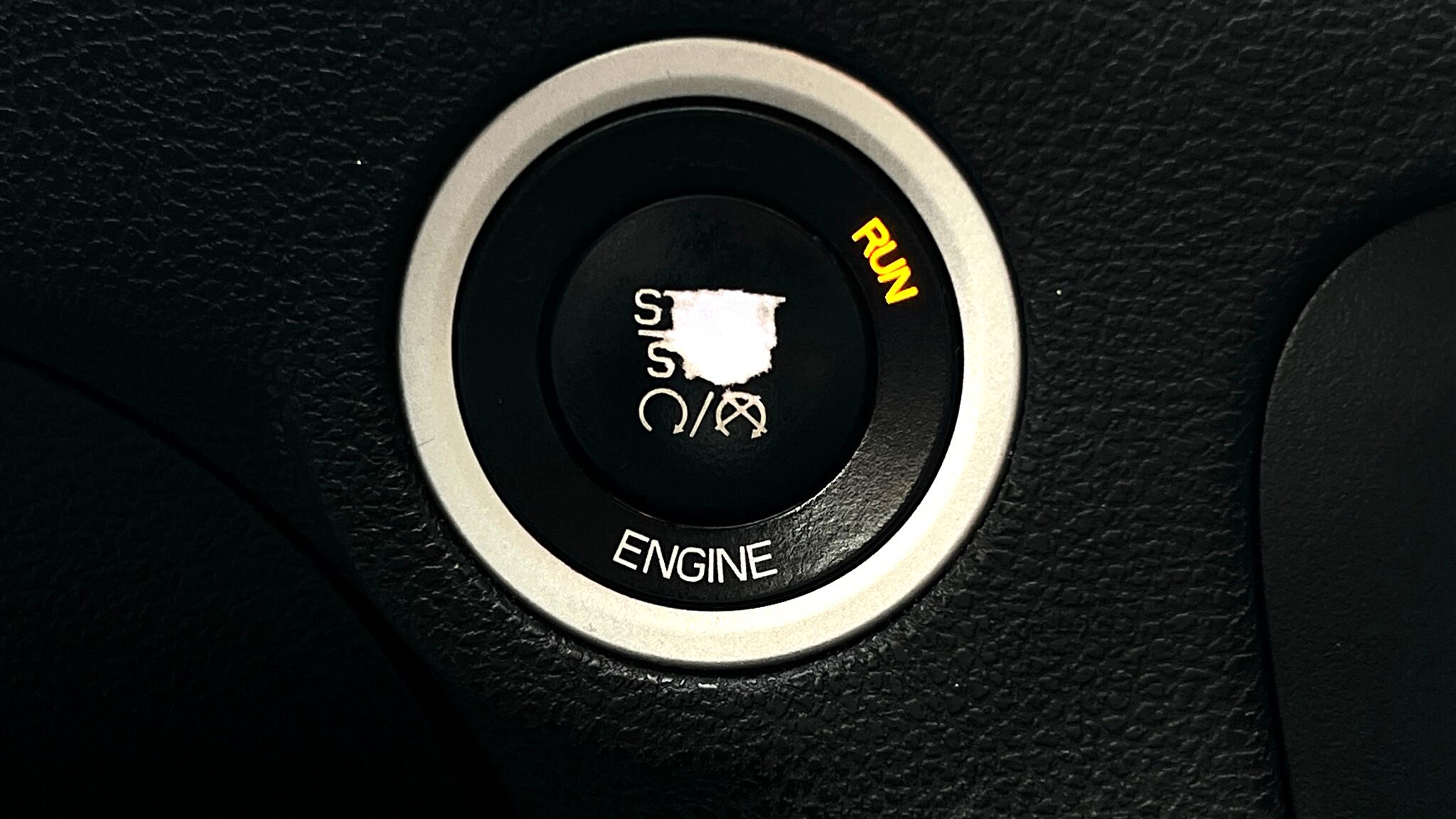 2016 Dodge Charger R/T photo 21