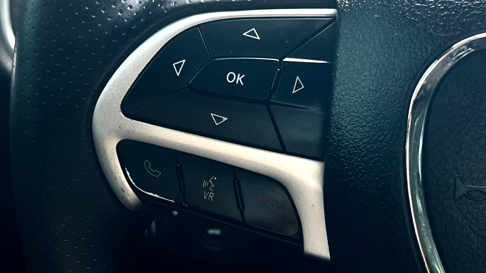 2016 Dodge Charger R/T photo 26