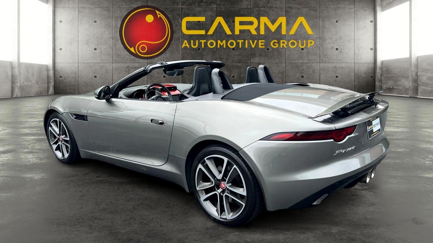 2018 Jaguar F-TYPE photo 3