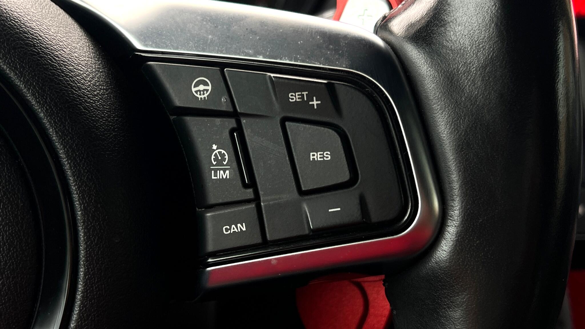 2018 Jaguar F-TYPE photo 26