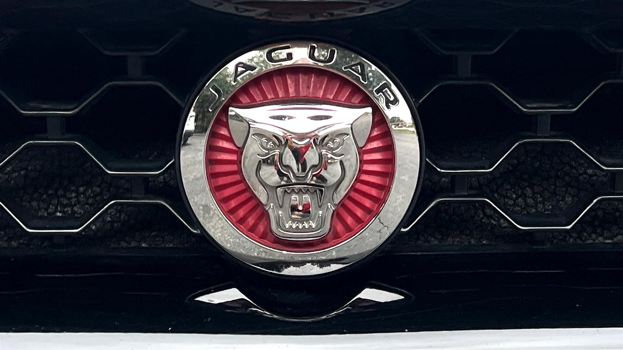 2018 Jaguar F-TYPE photo 38