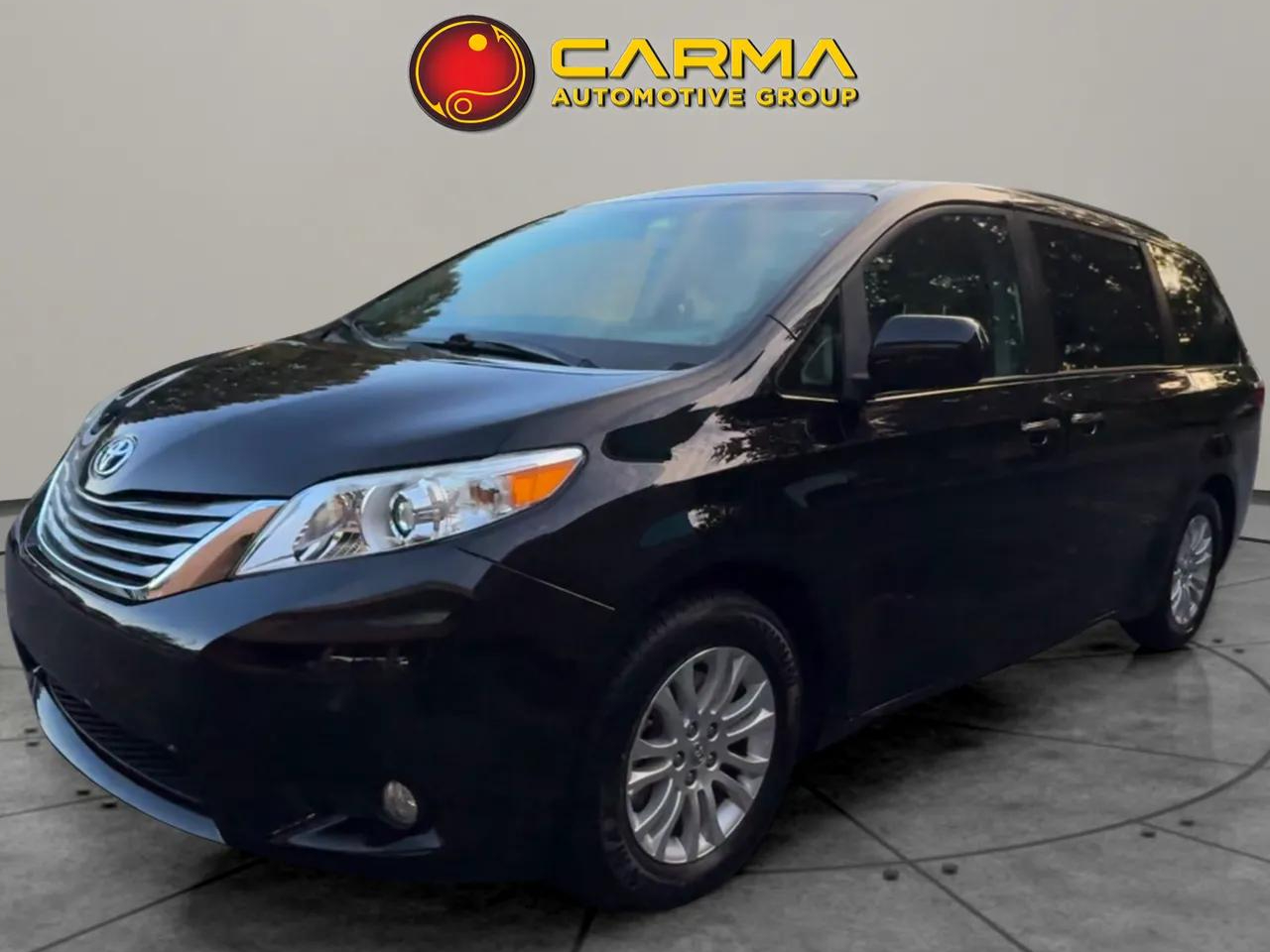 2017 Toyota Sienna XLE Premium Minivan 4D