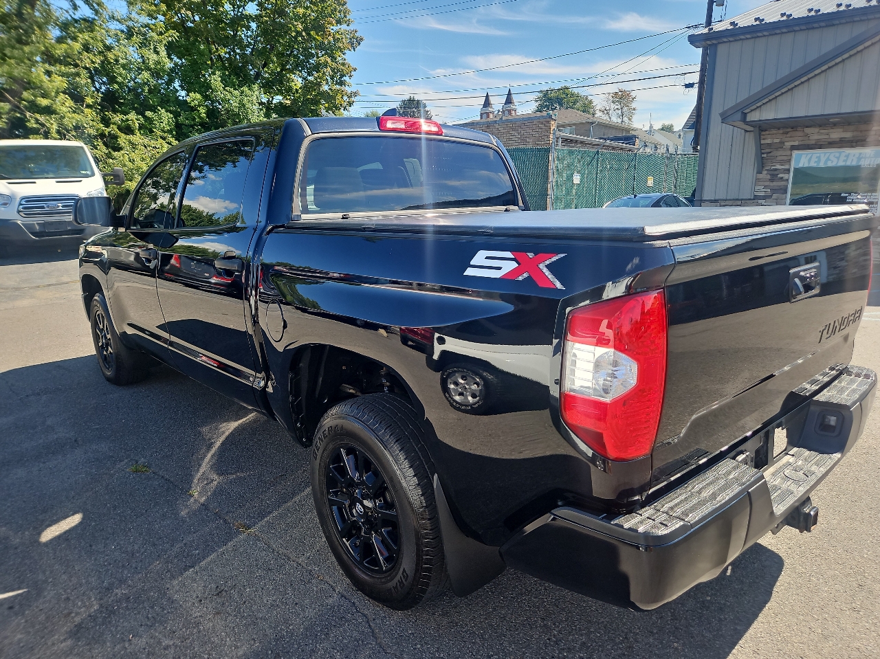 Toyota Tundra 4WD SR5 CrewMax 5.5' Bed 5.7L (Natl) 2020 Toyota Tundra 4WD SR5 CrewMax 5.5' Bed 5.7L (Natl) 2020