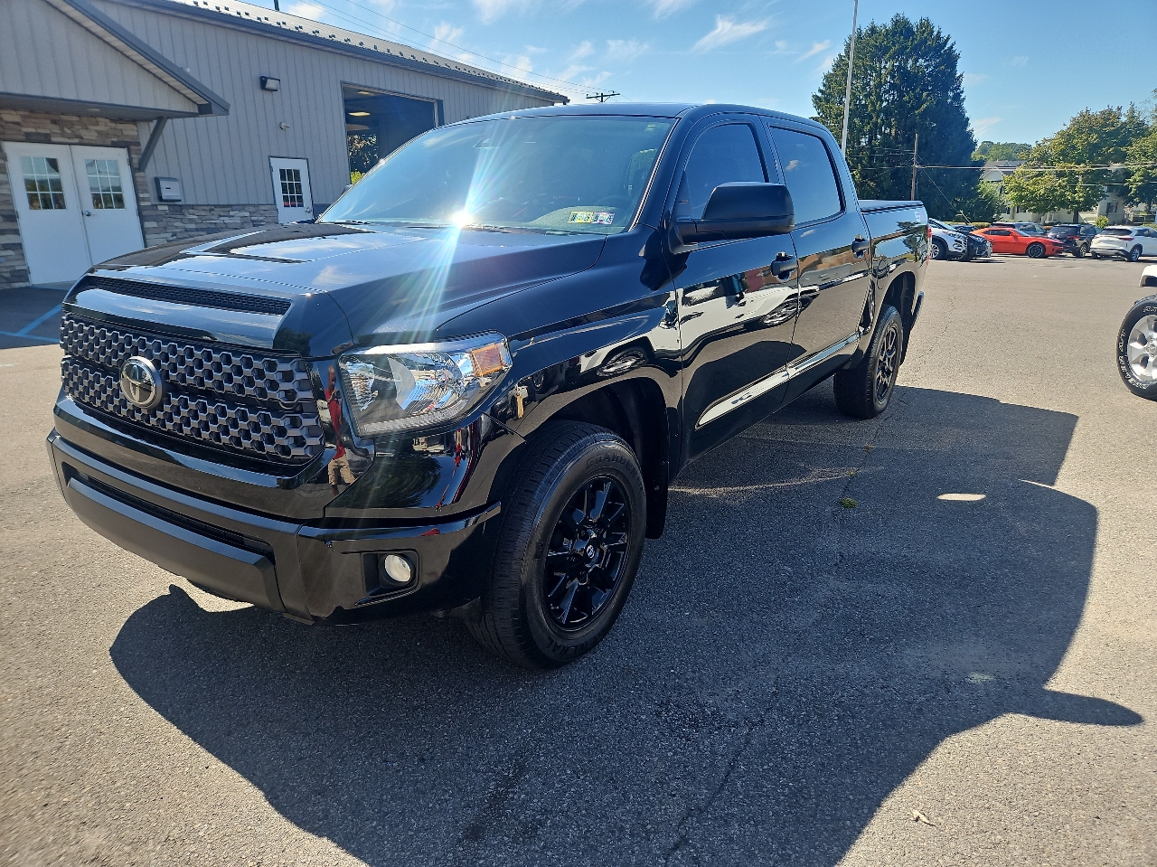 Toyota Tundra 4WD SR5 CrewMax 5.5' Bed 5.7L (Natl) 2020 Toyota Tundra 4WD SR5 CrewMax 5.5' Bed 5.7L (Natl) 2020
