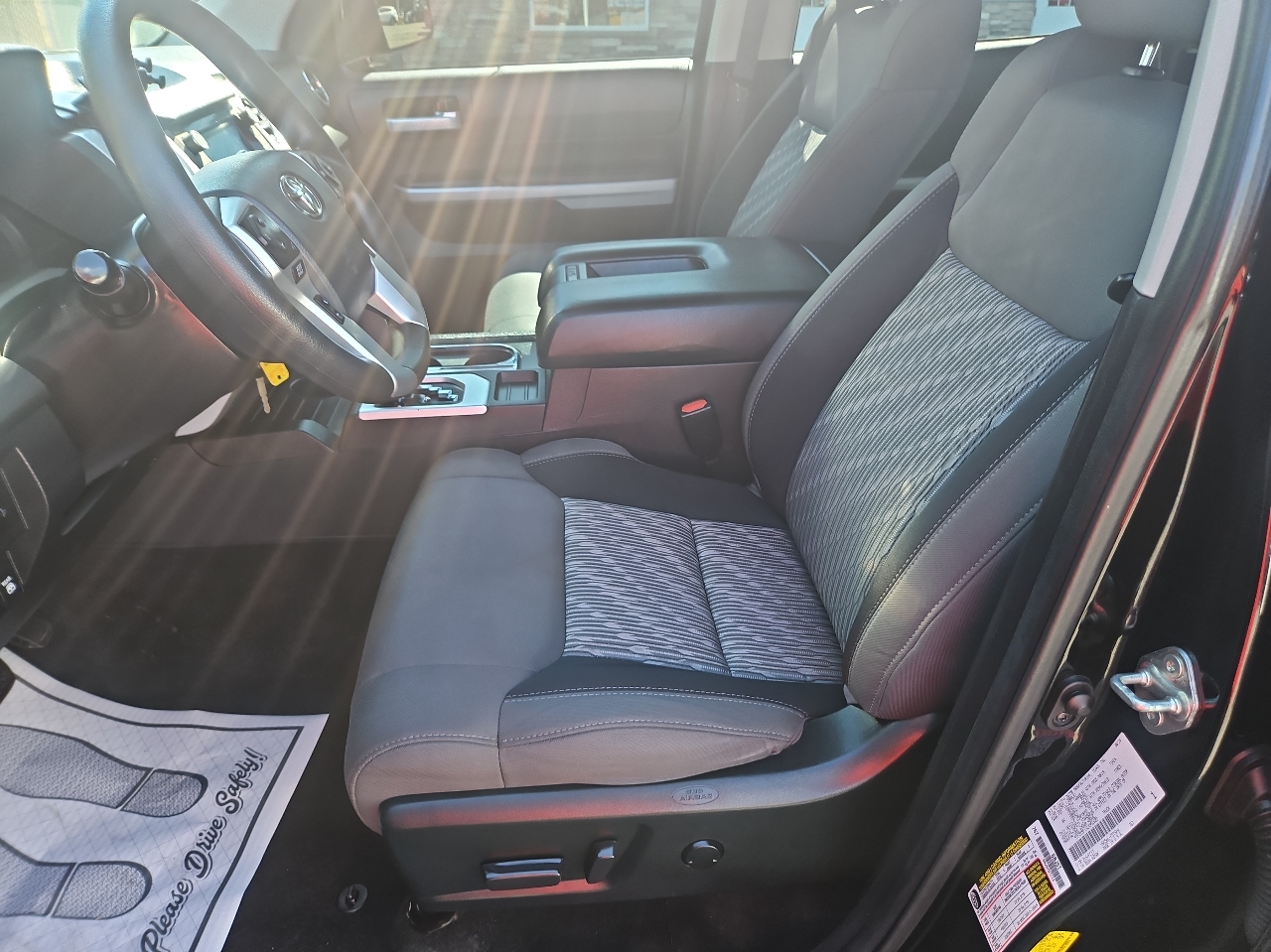 Toyota Tundra 4WD SR5 CrewMax 5.5' Bed 5.7L (Natl) 2020 Toyota Tundra 4WD SR5 CrewMax 5.5' Bed 5.7L (Natl) 2020