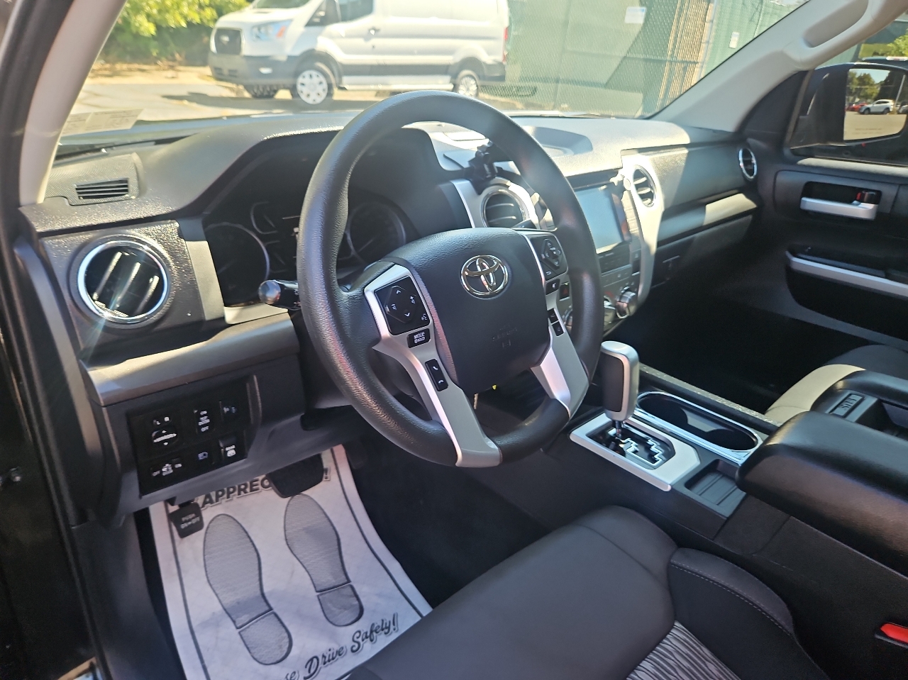 Toyota Tundra 4WD SR5 CrewMax 5.5' Bed 5.7L (Natl) 2020 Toyota Tundra 4WD SR5 CrewMax 5.5' Bed 5.7L (Natl) 2020