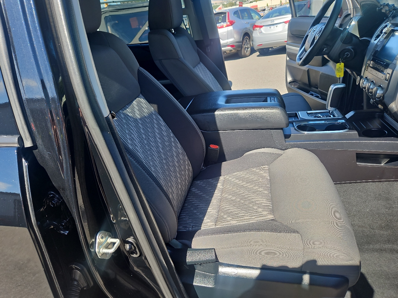 Toyota Tundra 4WD SR5 CrewMax 5.5' Bed 5.7L (Natl) 2020 Toyota Tundra 4WD SR5 CrewMax 5.5' Bed 5.7L (Natl) 2020
