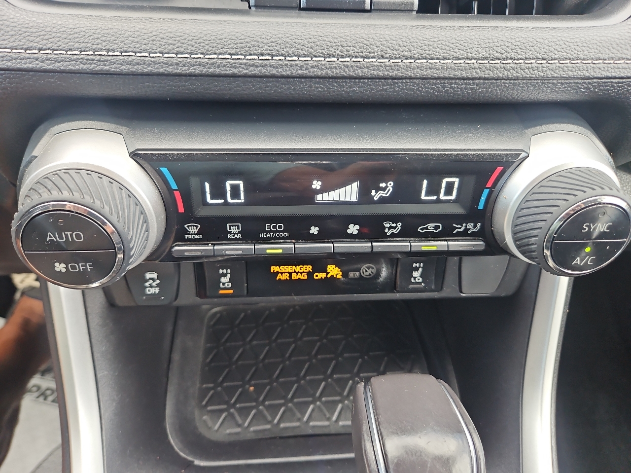 Toyota RAV4 XLE Premium AWD (Natl) 2019 Toyota RAV4 XLE Premium AWD (Natl) 2019
