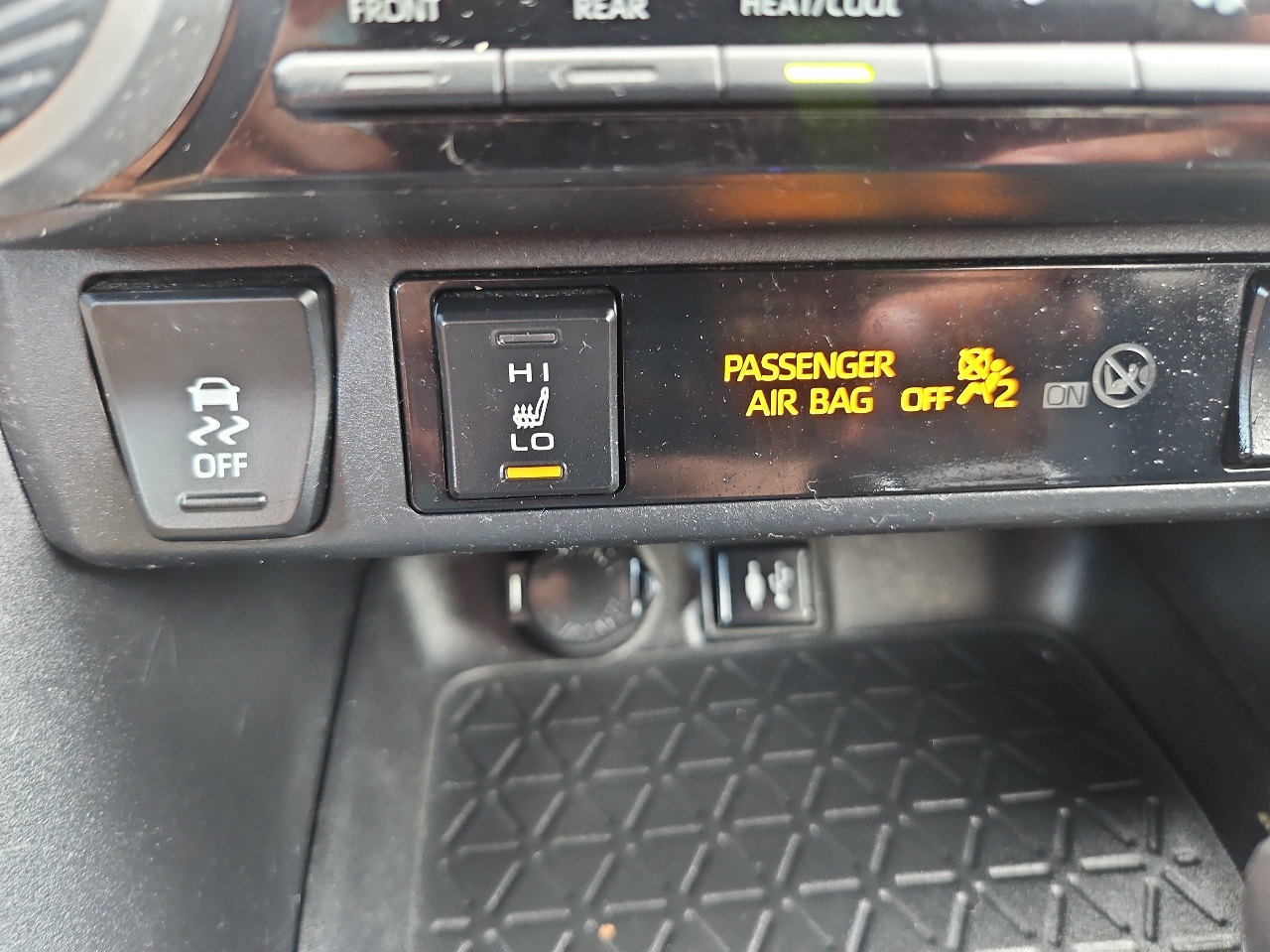 Toyota RAV4 XLE Premium AWD (Natl) 2019 Toyota RAV4 XLE Premium AWD (Natl) 2019
