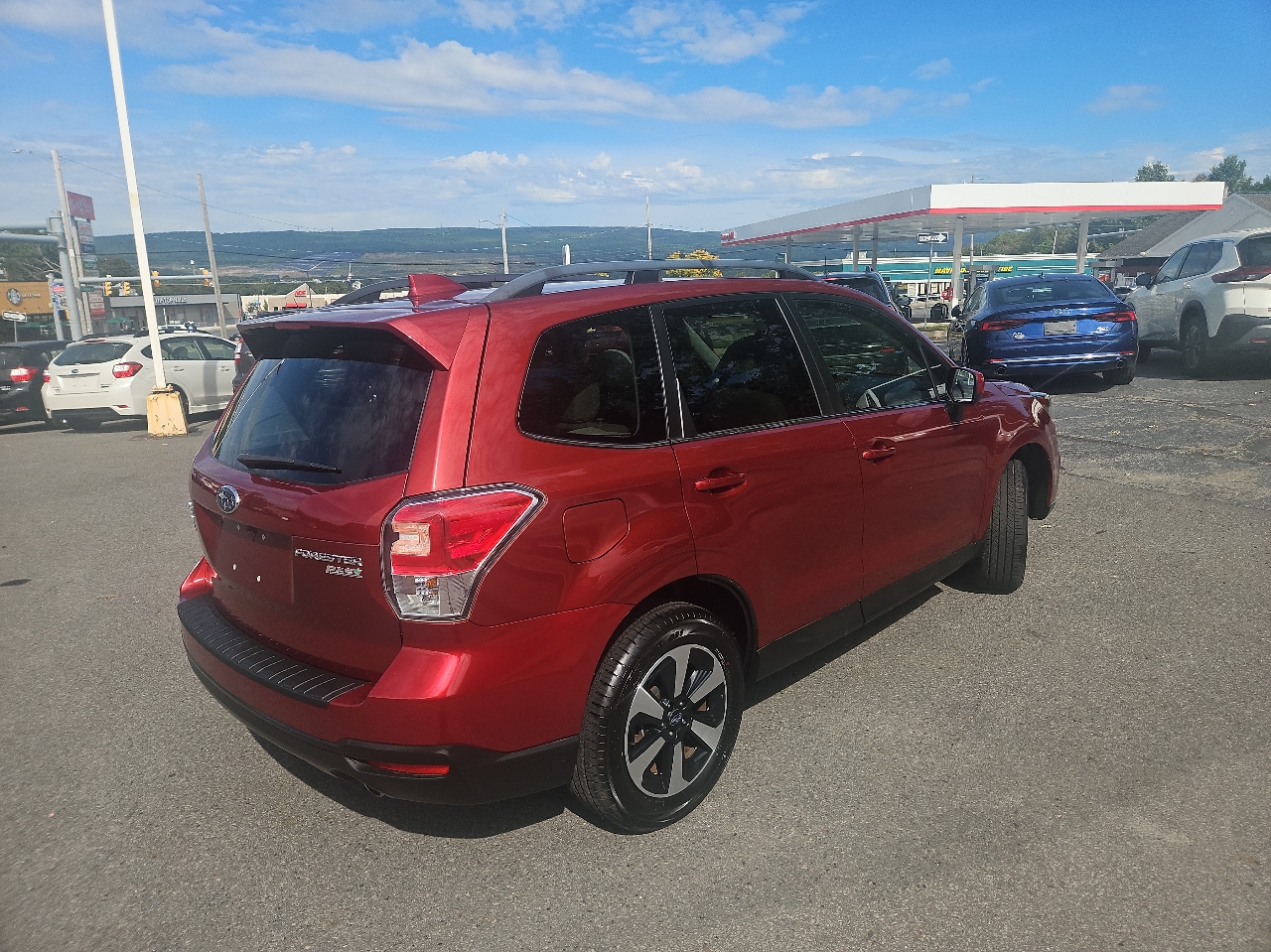 2017 Subaru Forester 2.5i Limited photo 3