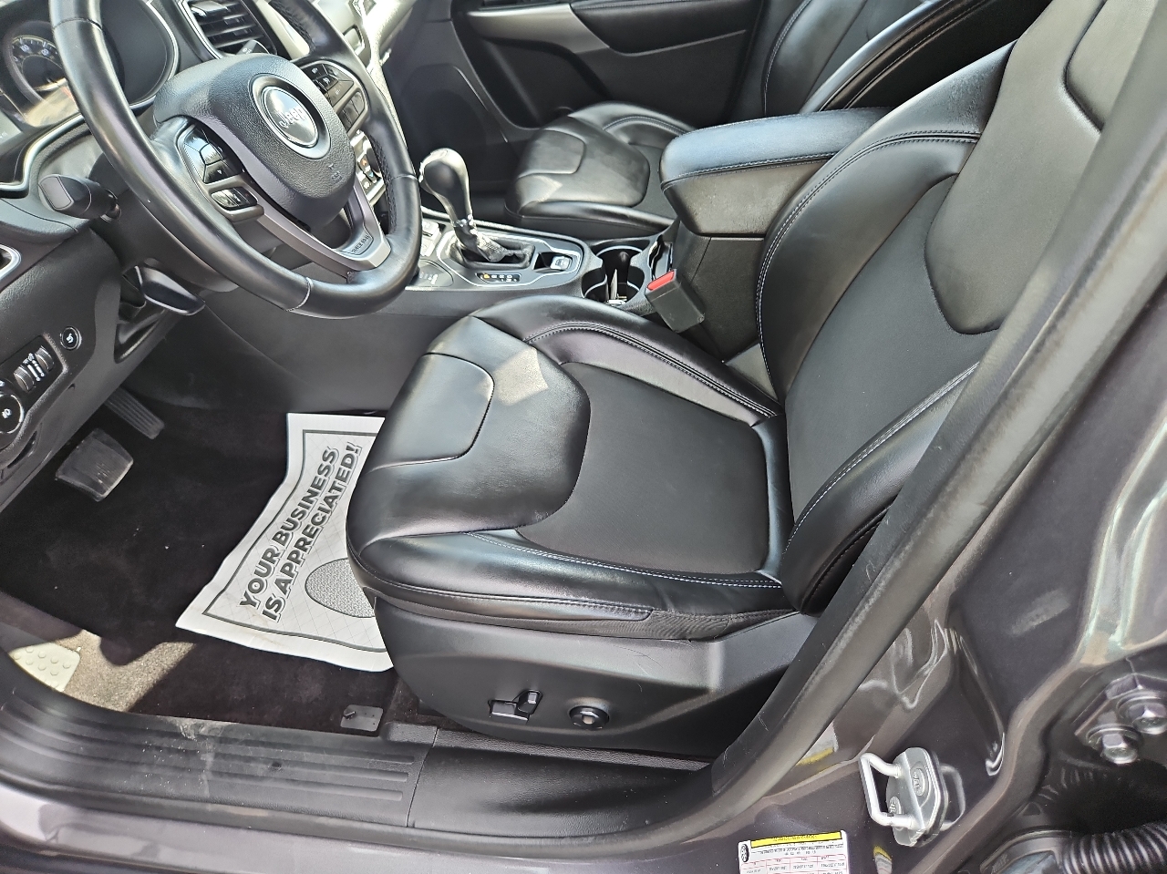 Jeep Cherokee Latitude Plus 4x4 2019 Jeep Cherokee Latitude Plus 4x4 2019