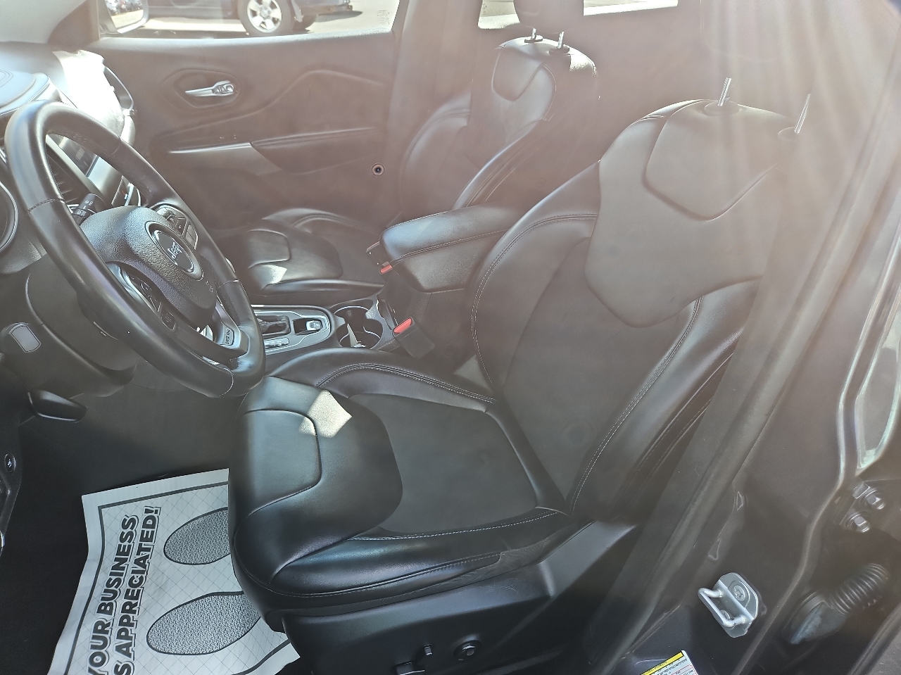 Jeep Cherokee Latitude Plus 4x4 2019 Jeep Cherokee Latitude Plus 4x4 2019