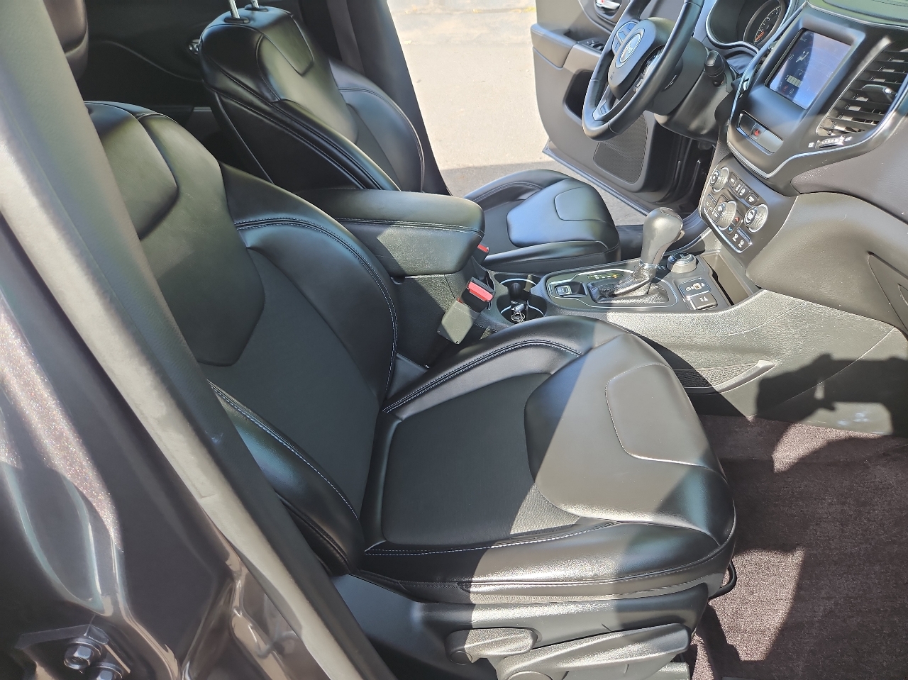 Jeep Cherokee Latitude Plus 4x4 2019 Jeep Cherokee Latitude Plus 4x4 2019