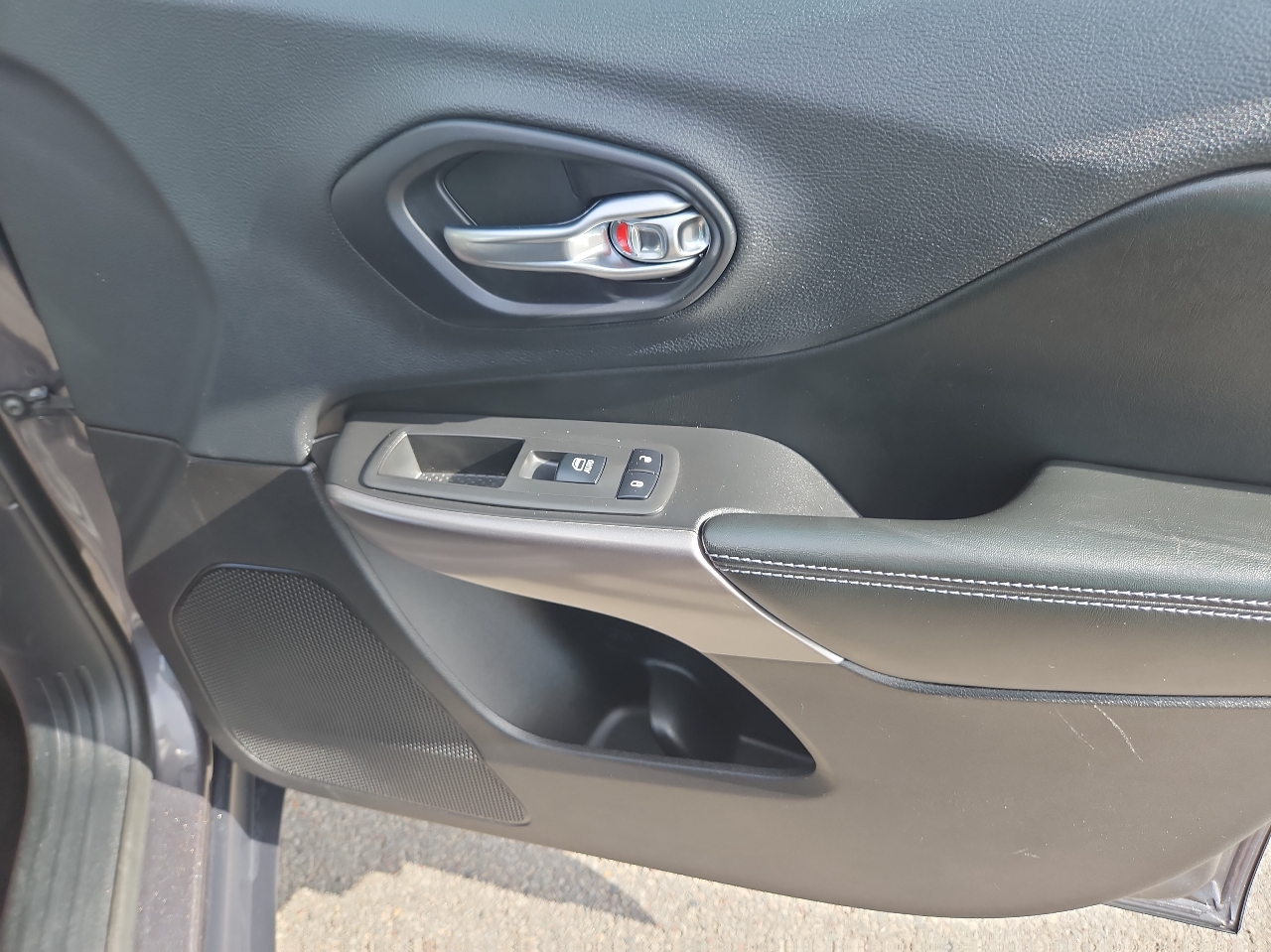 Jeep Cherokee Latitude Plus 4x4 2019 Jeep Cherokee Latitude Plus 4x4 2019