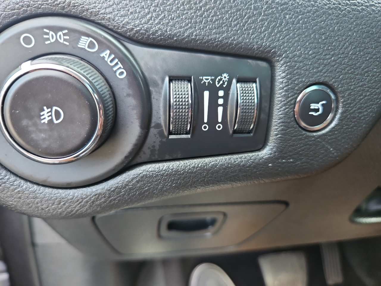 Jeep Cherokee Latitude Plus 4x4 2019 Jeep Cherokee Latitude Plus 4x4 2019