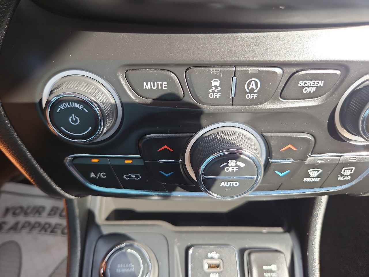 Jeep Cherokee Latitude Plus 4x4 2019 Jeep Cherokee Latitude Plus 4x4 2019