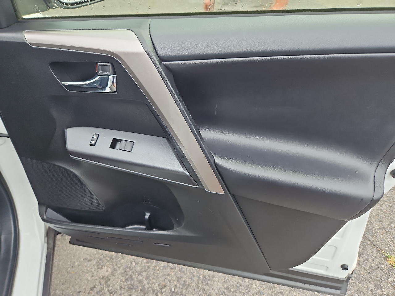 2018 Toyota RAV4 Adventure XLE photo 18