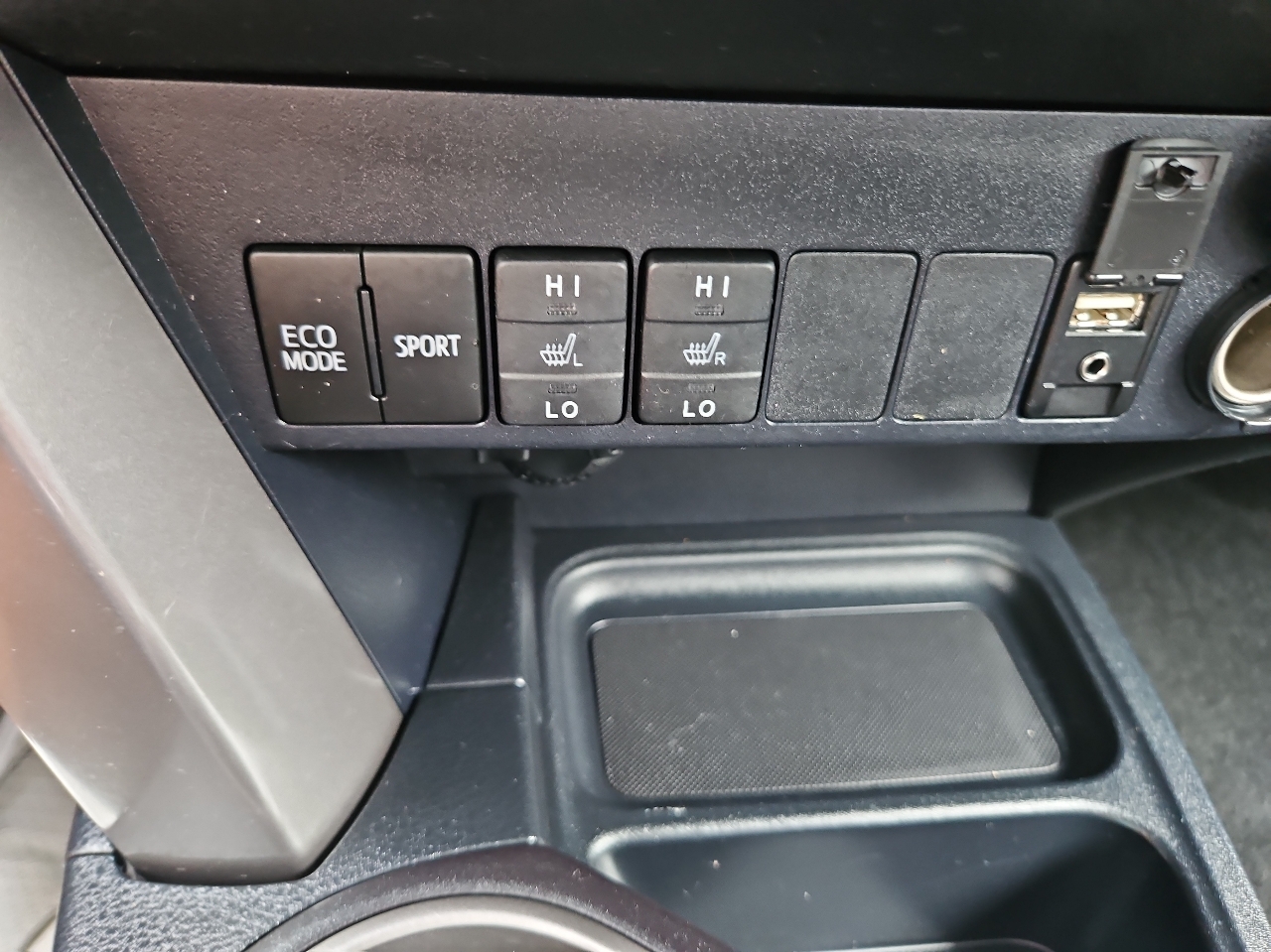 2018 Toyota RAV4 Adventure XLE photo 35