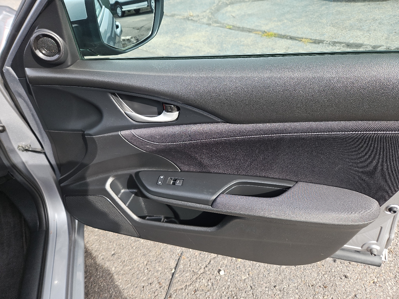 2019 Honda Insight LX photo 16
