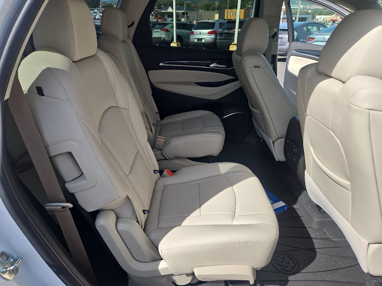 2022 Buick Enclave Premium photo 18