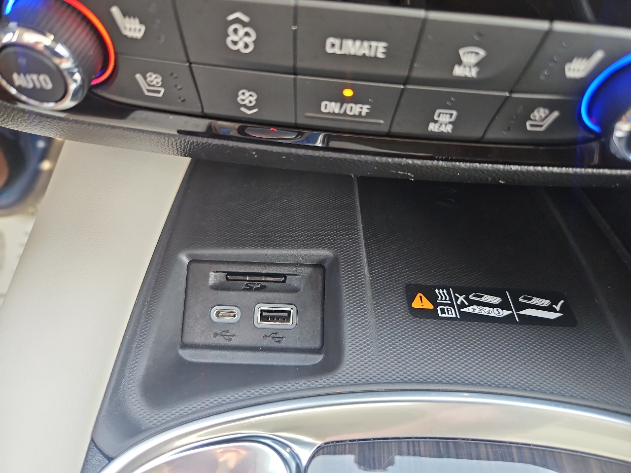 2022 Buick Enclave Premium photo 35