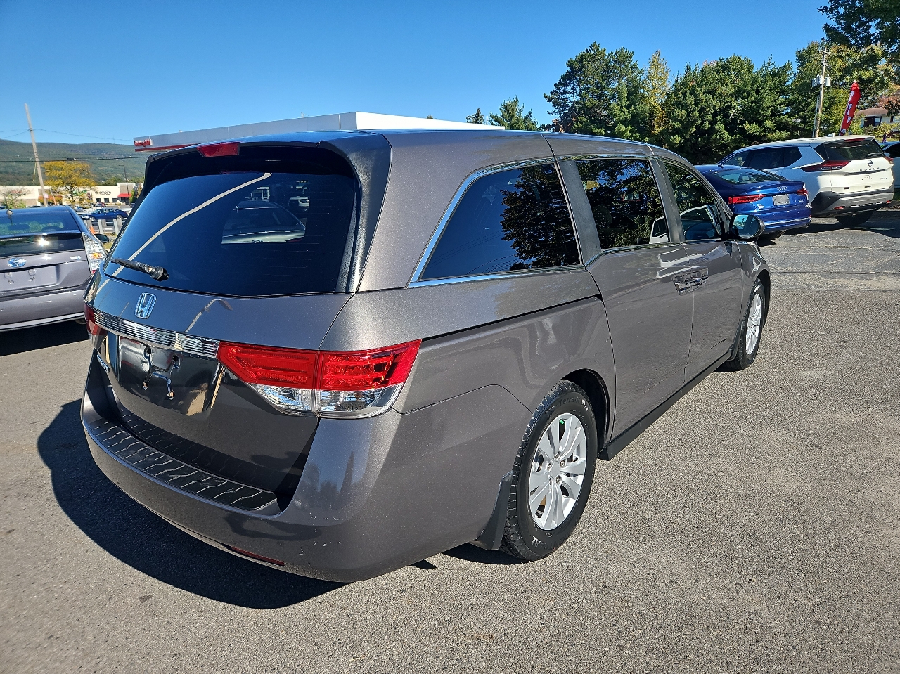 2014 Honda Odyssey EX photo 3
