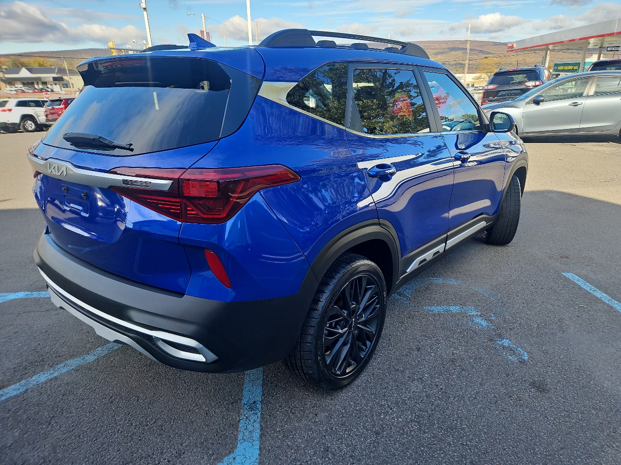 2022 Kia Seltos S Nightfall Edition photo 3