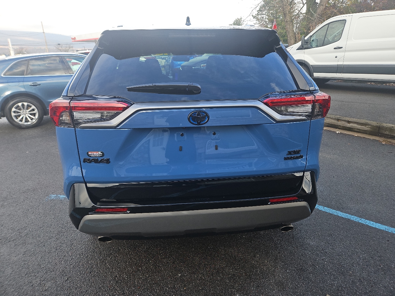 2024 Toyota RAV4 Hybrid XSE photo 4