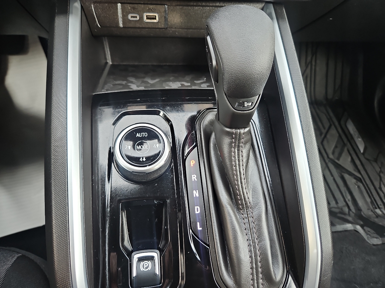 Chevrolet Colorado 4WD Crew Cab Trail Boss 2024