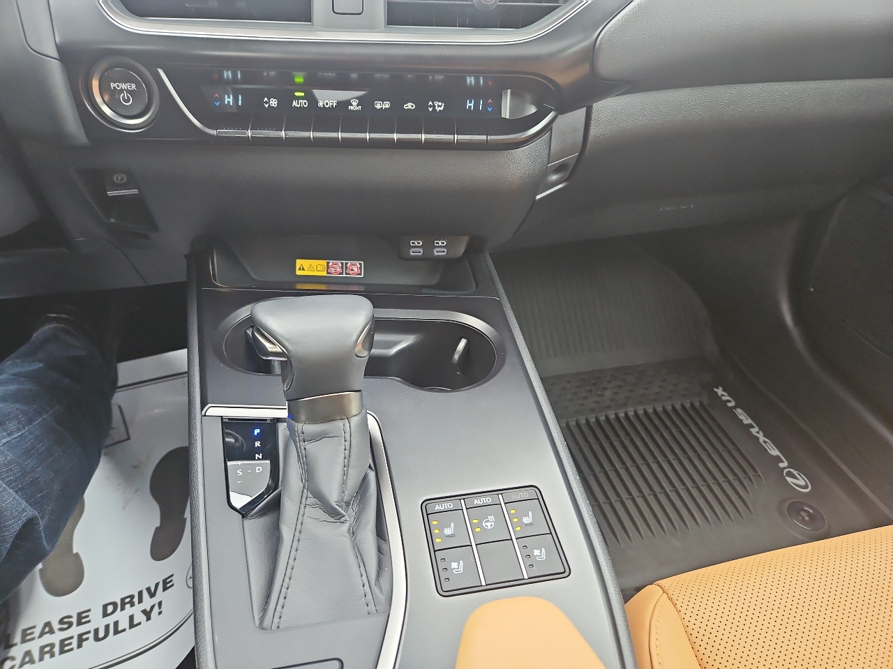Lexus UX UX 250h Premium AWD 2024