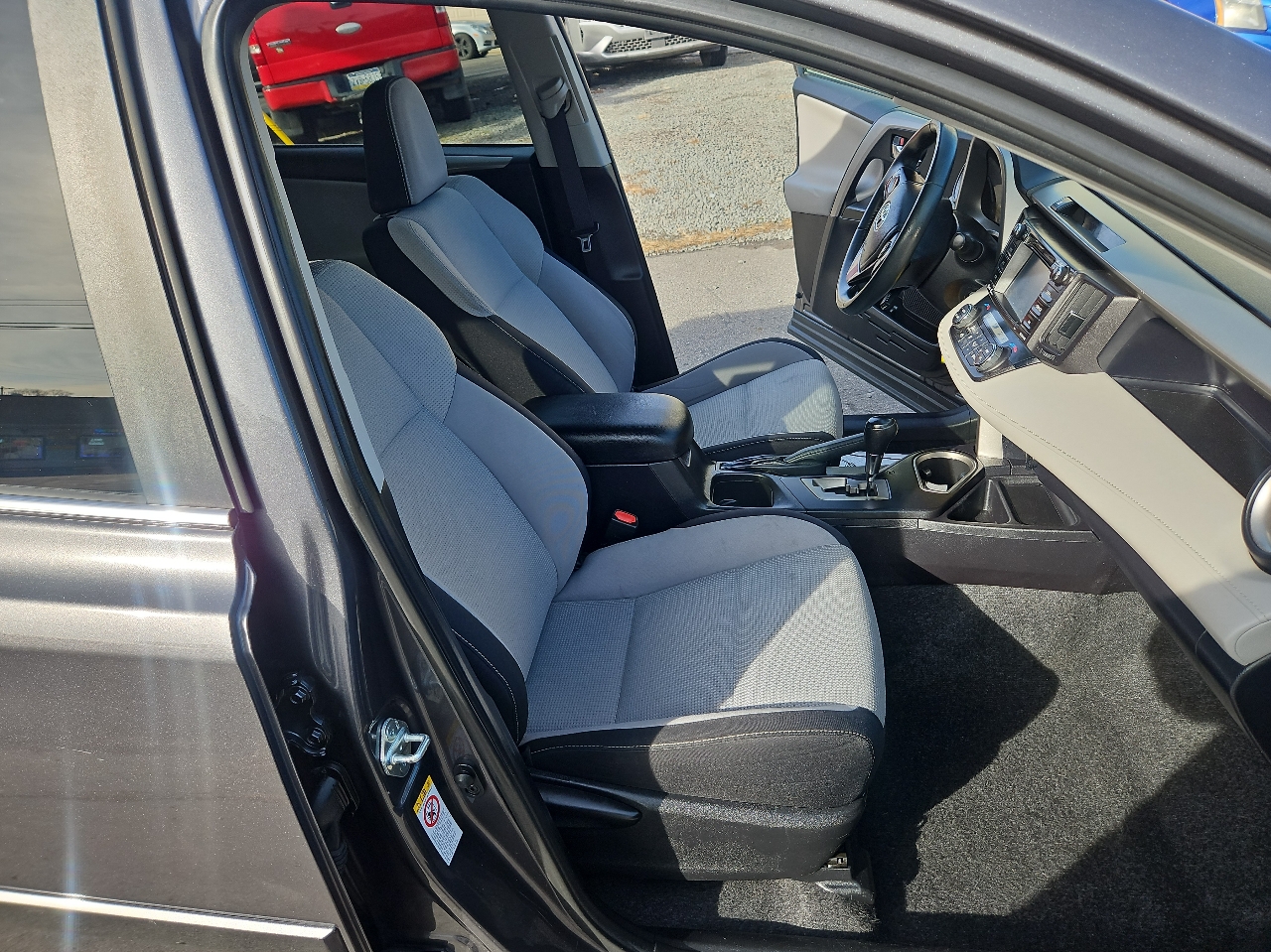 Toyota RAV4 AWD 4dr XLE (Natl) 2016