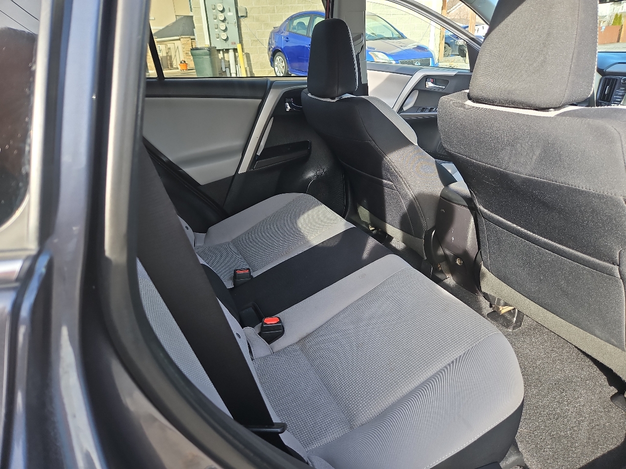 Toyota RAV4 AWD 4dr XLE (Natl) 2016