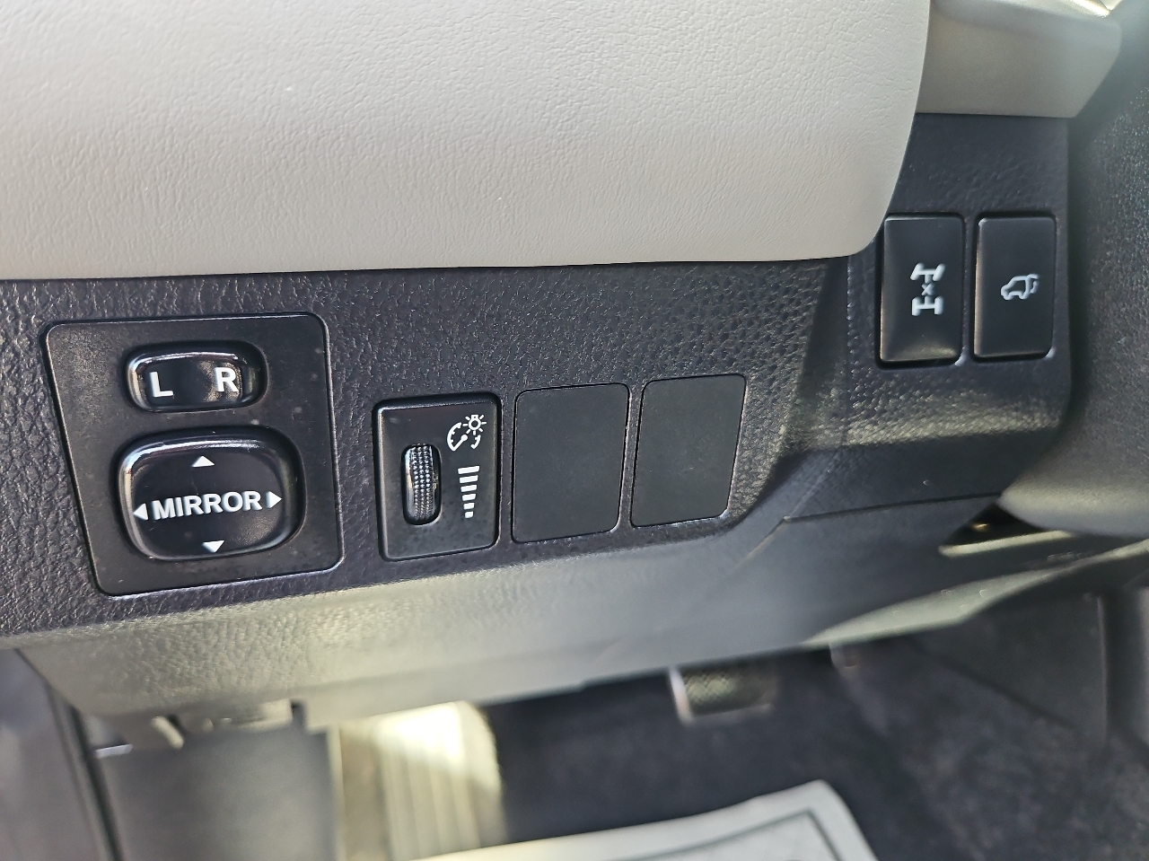 Toyota RAV4 AWD 4dr XLE (Natl) 2016