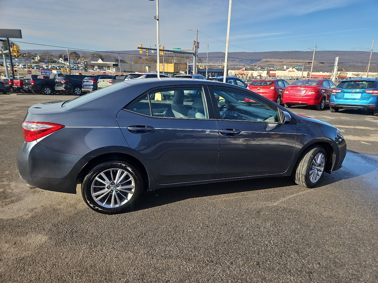 Toyota Corolla 4dr Sdn CVT LE Premium (Natl) 2015