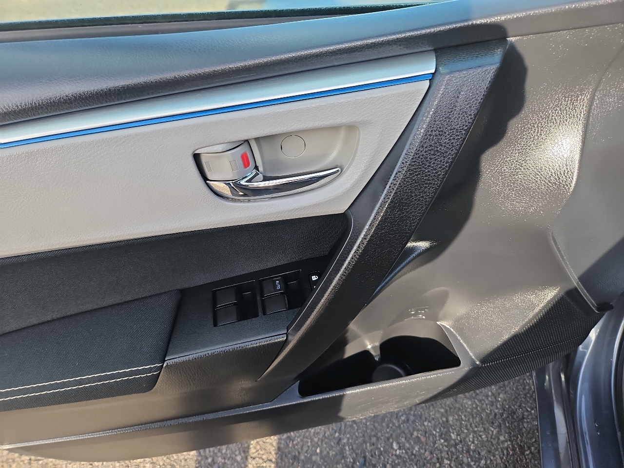 Toyota Corolla 4dr Sdn CVT LE Premium (Natl) 2015