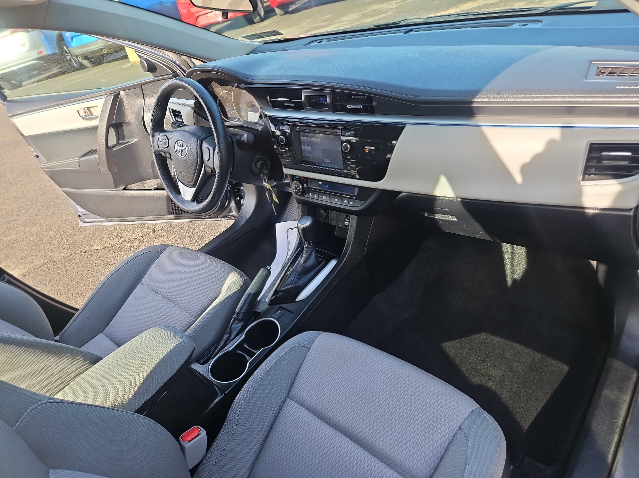 Toyota Corolla 4dr Sdn CVT LE Premium (Natl) 2015