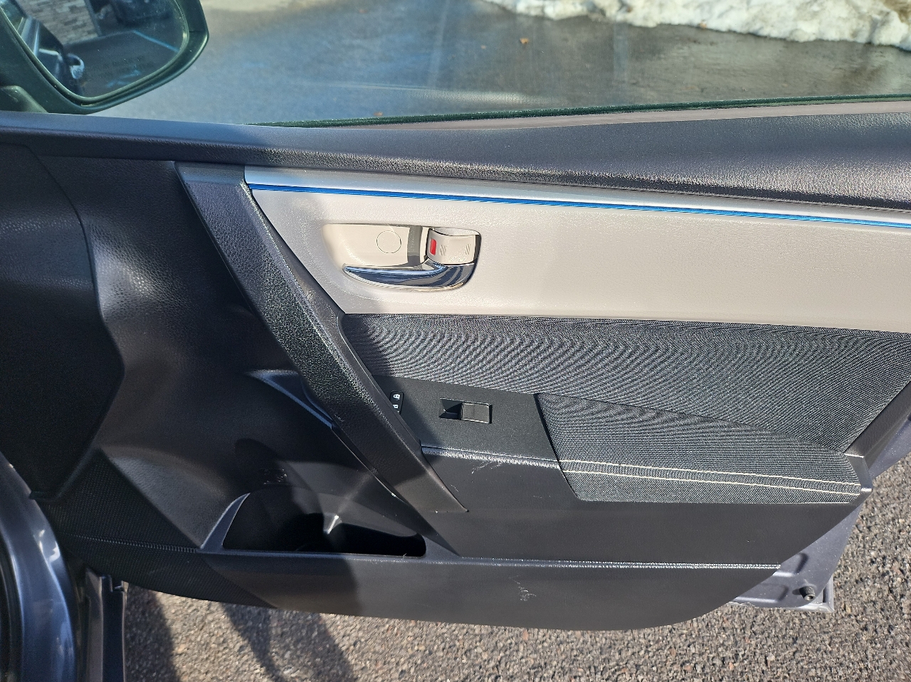 Toyota Corolla 4dr Sdn CVT LE Premium (Natl) 2015