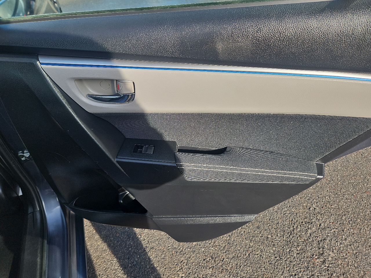 Toyota Corolla 4dr Sdn CVT LE Premium (Natl) 2015