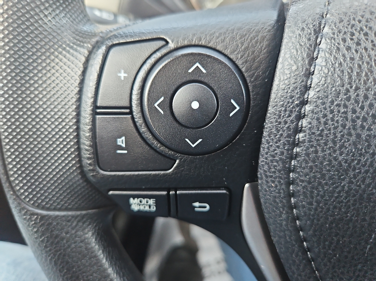 Toyota Corolla 4dr Sdn CVT LE Premium (Natl) 2015