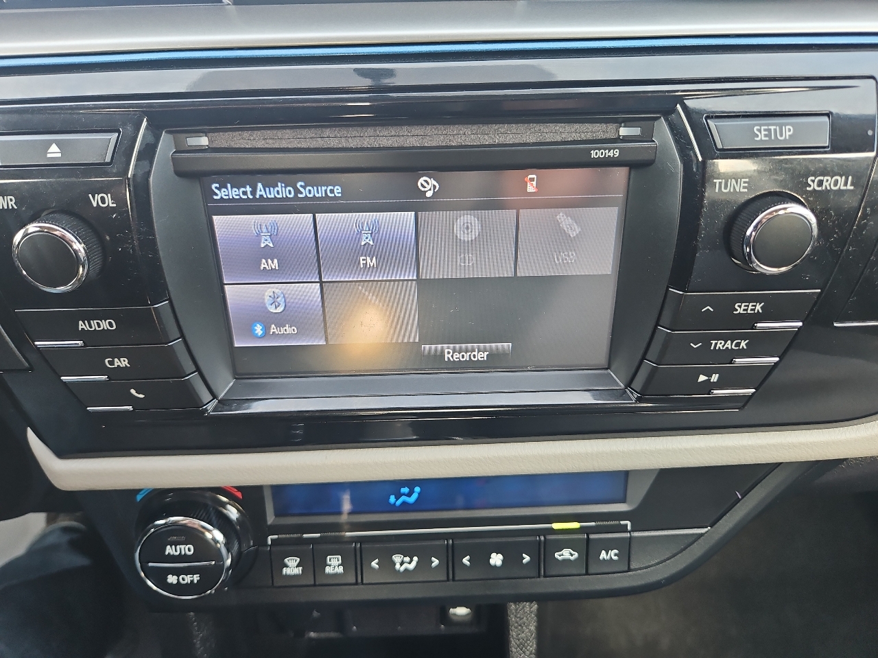 Toyota Corolla 4dr Sdn CVT LE Premium (Natl) 2015