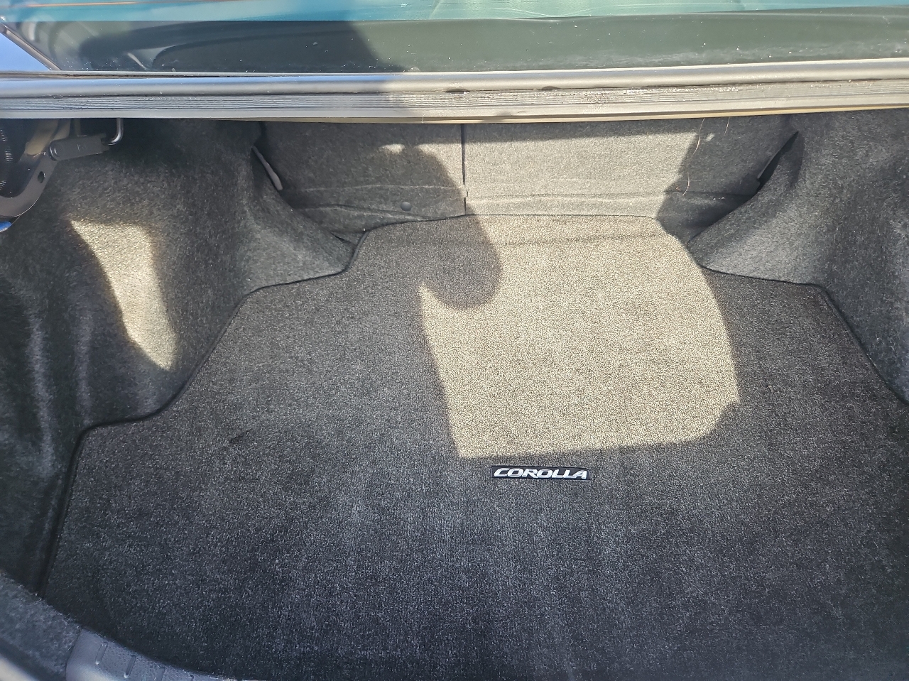 Toyota Corolla 4dr Sdn CVT LE Premium (Natl) 2015